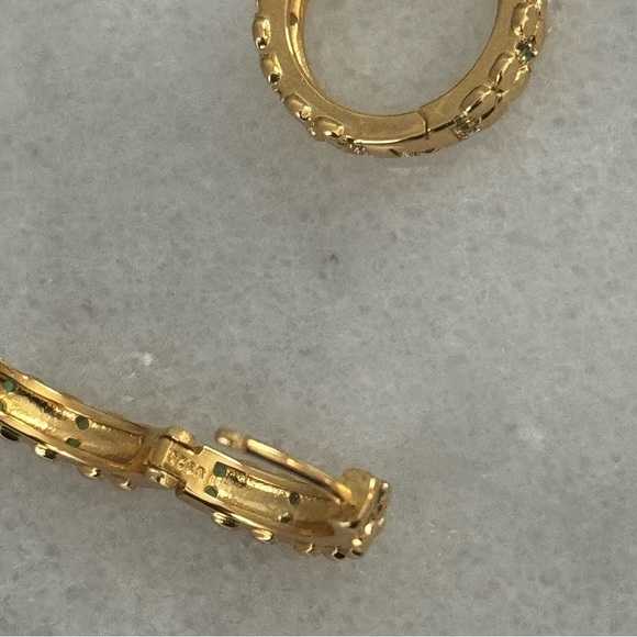 Gold Green Crystal Flower Pave Hoop Earrings 

Brand New - Picture 4 of 4